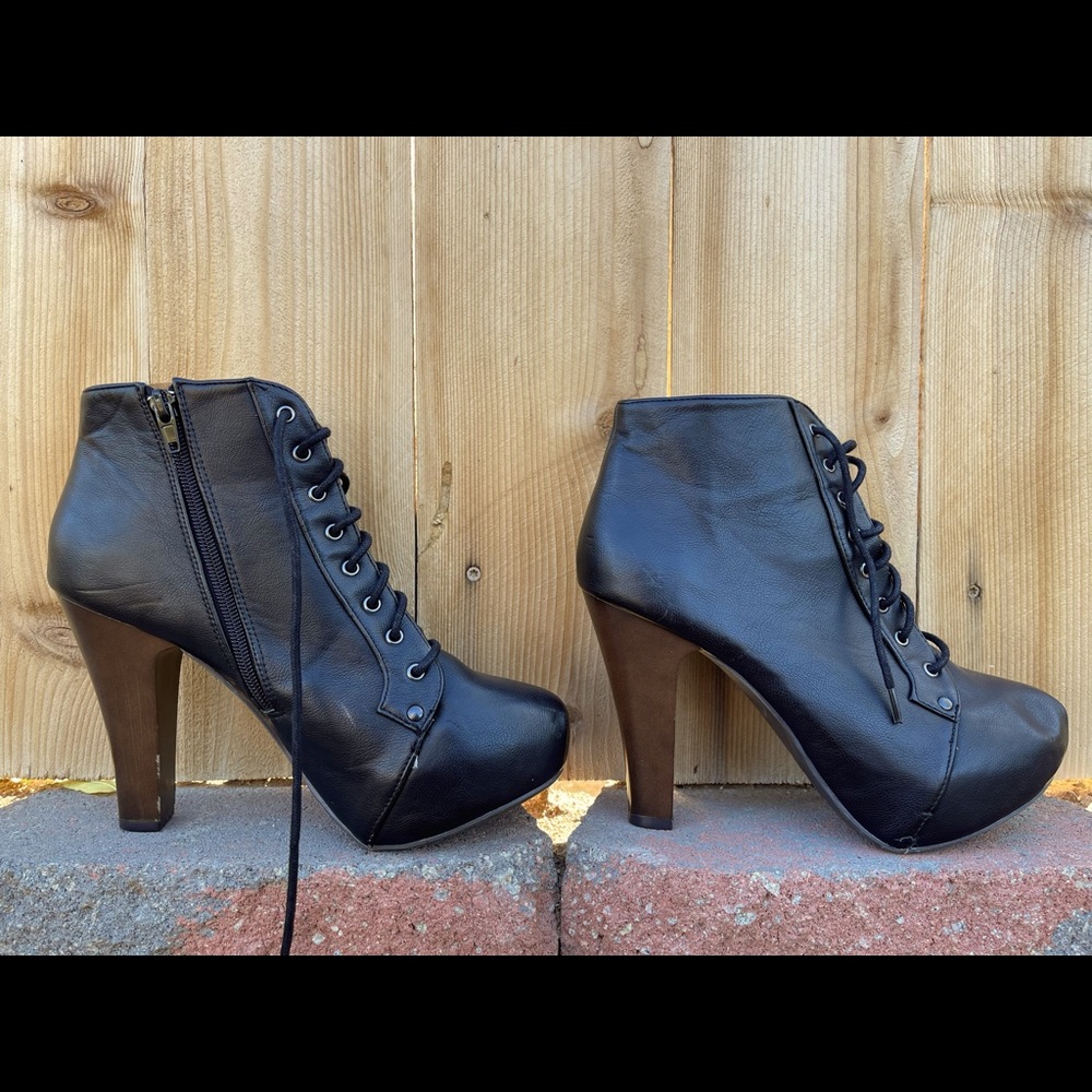 Women’s Healed Lace-Up Ankle Boots Black